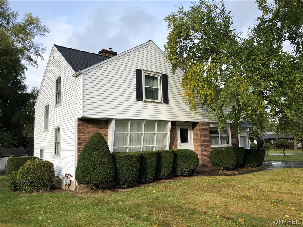 For Sale 931 Hillside Drive, Lewiston, NY 14092 3 Beds / 1 Full Bath