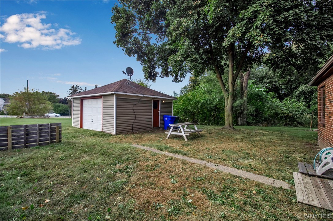 6505 Ridge Road, Newfane, NY 14094