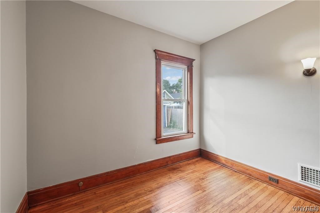 Sold 78 Briggs Avenue, Buffalo, NY 14207, Riverside 4 Beds / 2 Full