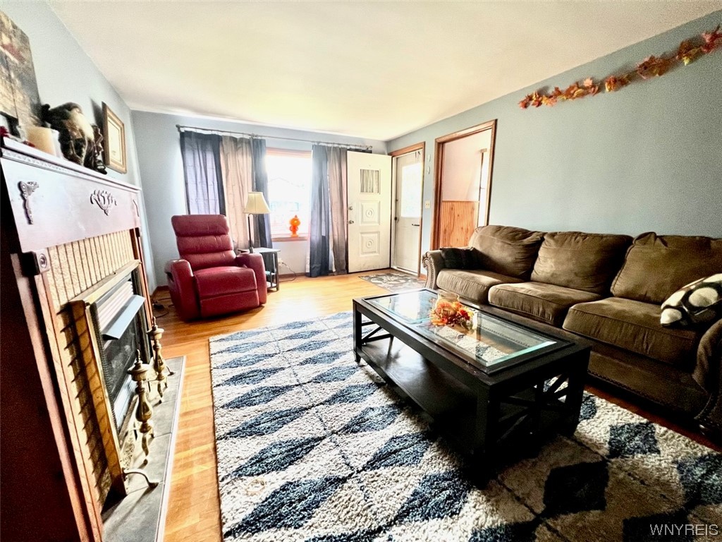 For Sale 38 Barnard Street, Buffalo, NY 14206, Kaisertown 3 Beds / 1