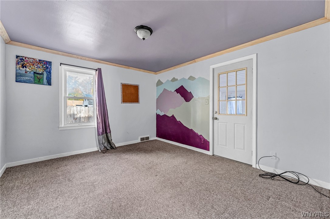 Sold 215 S Huxley Drive, Cheektowaga, NY 14225 4 Beds / 1 Full Bath