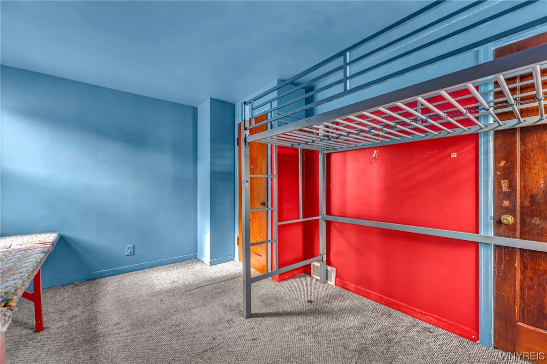 Sold 215 S Huxley Drive, Cheektowaga, NY 14225 4 Beds / 1 Full Bath