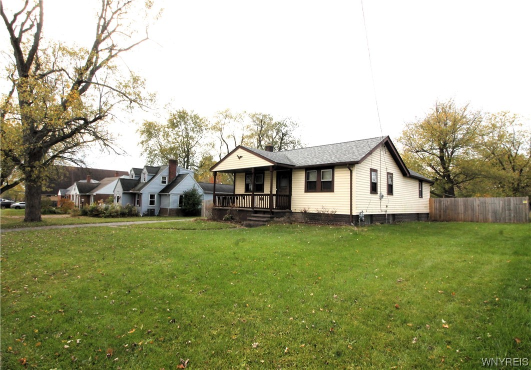 For Sale 4400 Union Road, Cheektowaga, NY 14225 3 Beds / 1 Full Bath