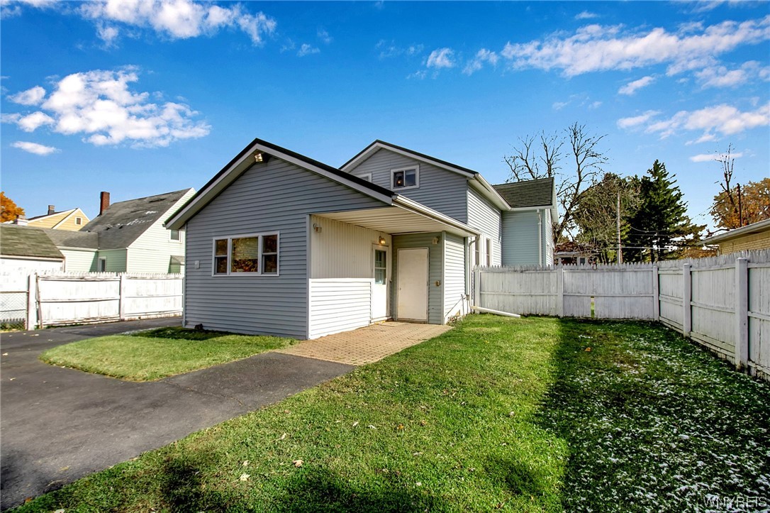 For Sale 764 Beach Road, Cheektowaga, NY 14225 3 Beds / 1 Full Bath