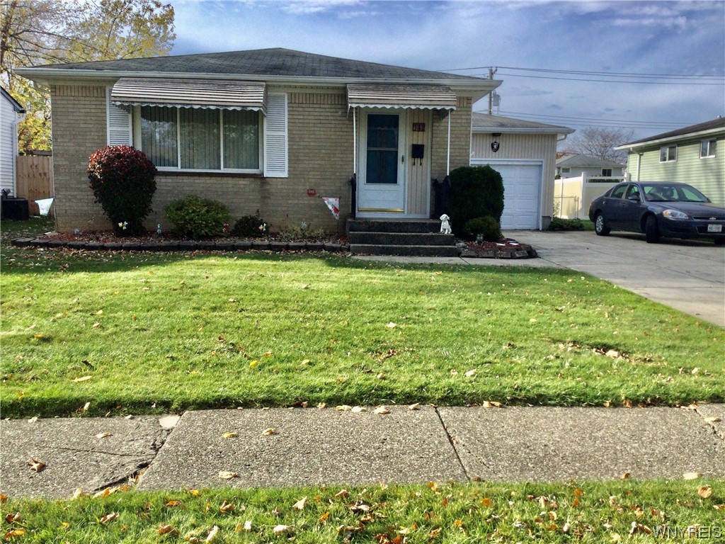 For Sale 142 Marrano Drive, Lancaster, NY 14043 3 Beds / 1 Full Bath