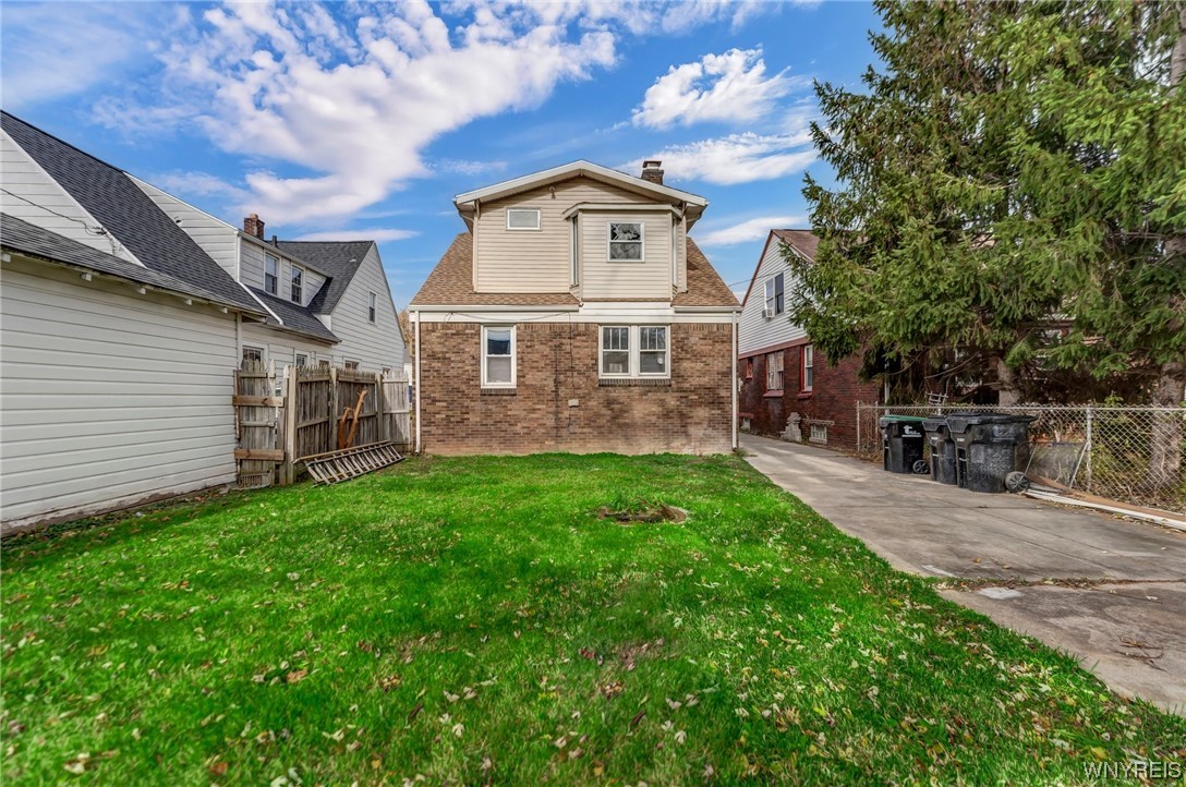 For Sale 106 Woodward Avenue, TonawandaTown, NY 14217 3 Beds / 2