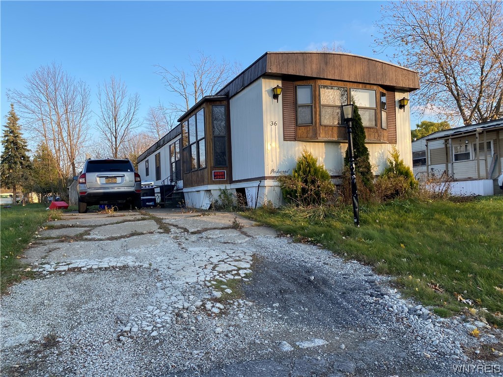 Sold 36 S Whispering Lane, Hamburg, NY 14075 2 Beds / 1 Full Bath