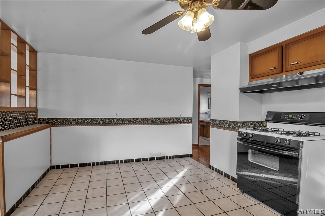 For Sale 254 Lydia Lane, Cheektowaga, NY 14225 3 Beds / 2 Full Baths