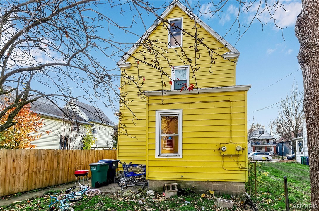 For Sale 91 15th Street, Buffalo, NY 14213, West Side 6 Beds / 2 Full Baths 250,000