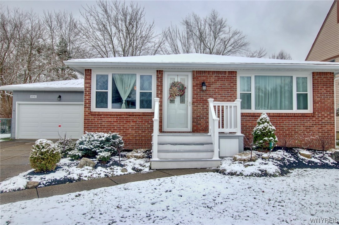 3941 Autumnway Lane, Hamburg, NY 14075