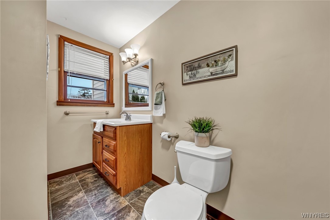 For Sale 5068 Parker Road, Hamburg, NY 14075 3 Beds / 1 Full Bath / 2 Half Baths 239,900