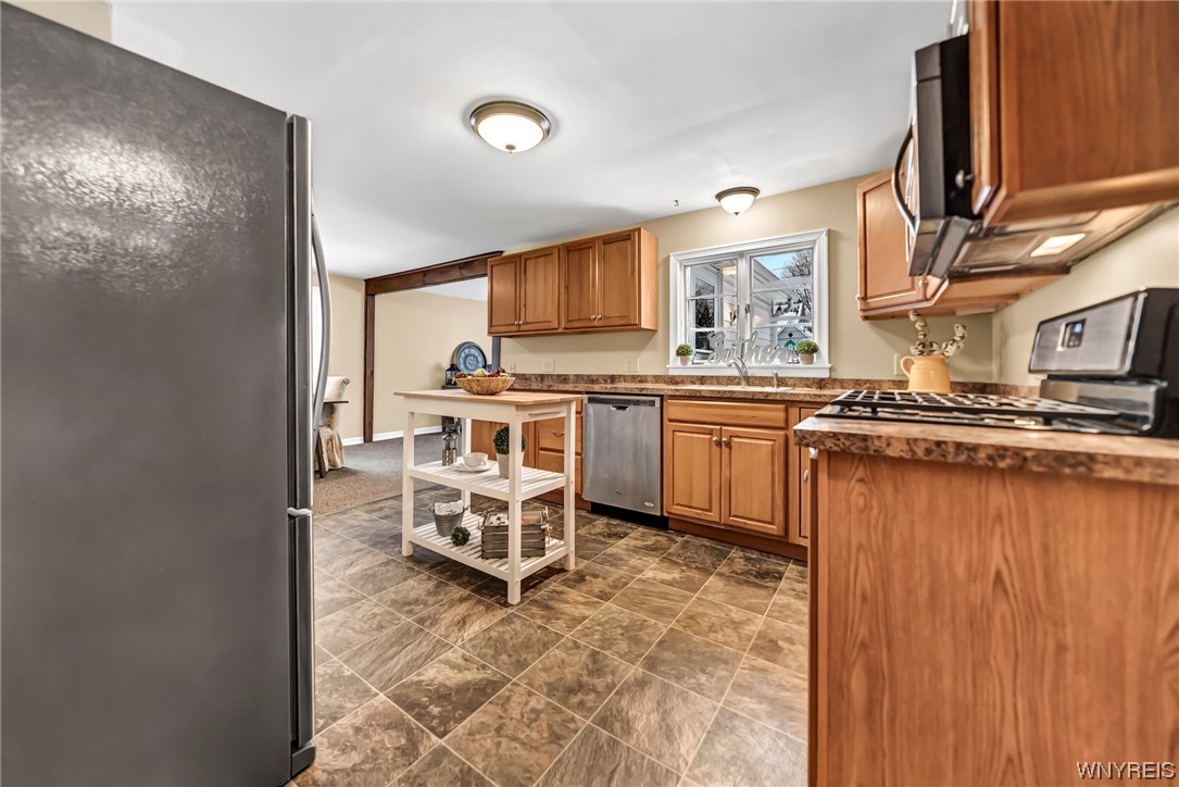 For Sale 5068 Parker Road, Hamburg, NY 14075 3 Beds / 1 Full Bath