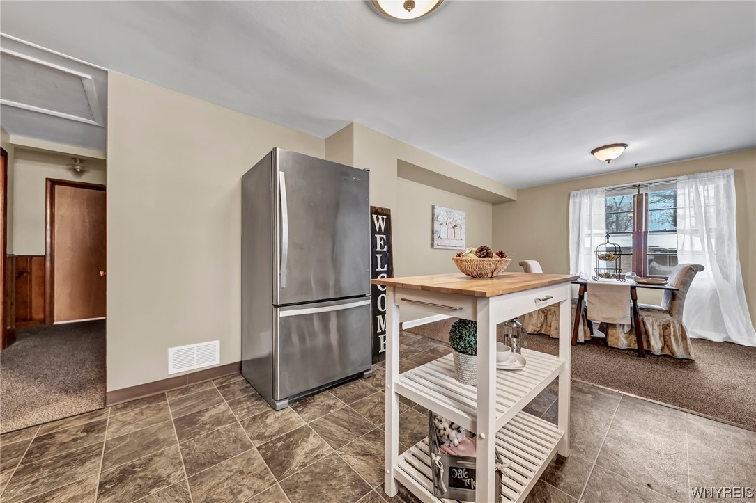 For Sale 5068 Parker Road, Hamburg, NY 14075 3 Beds / 1 Full Bath