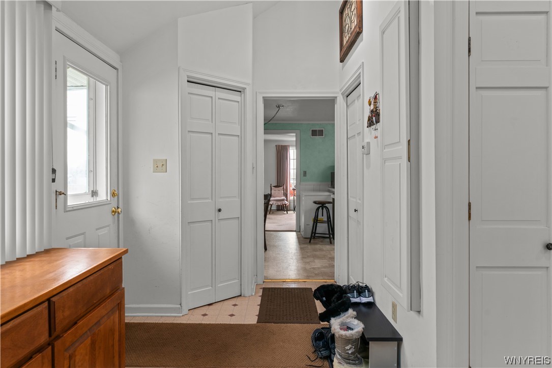 7533 Ellicott Road, Orchard Park, NY 14170