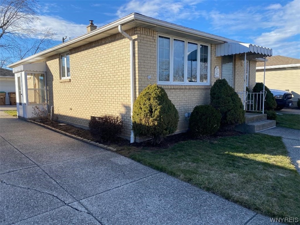 42 Nassau Lane, Cheektowaga, NY 14225