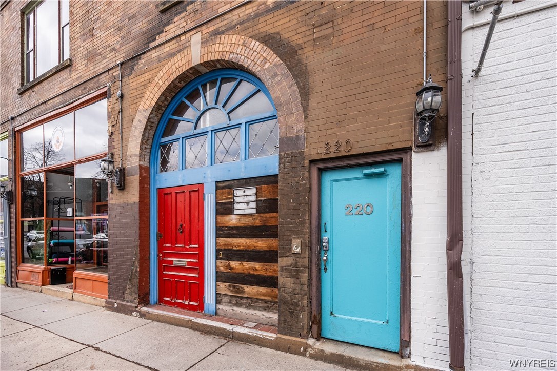 212 Grant Street, Buffalo, NY 14213, West Side