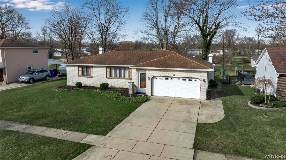 70 Creekview Drive, West Seneca, NY 14224
