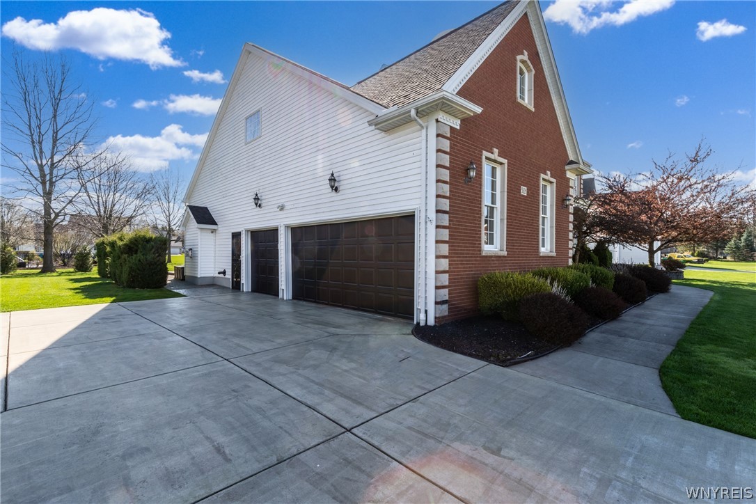 5628 Martha's Vineyard, Clarence, NY 14032