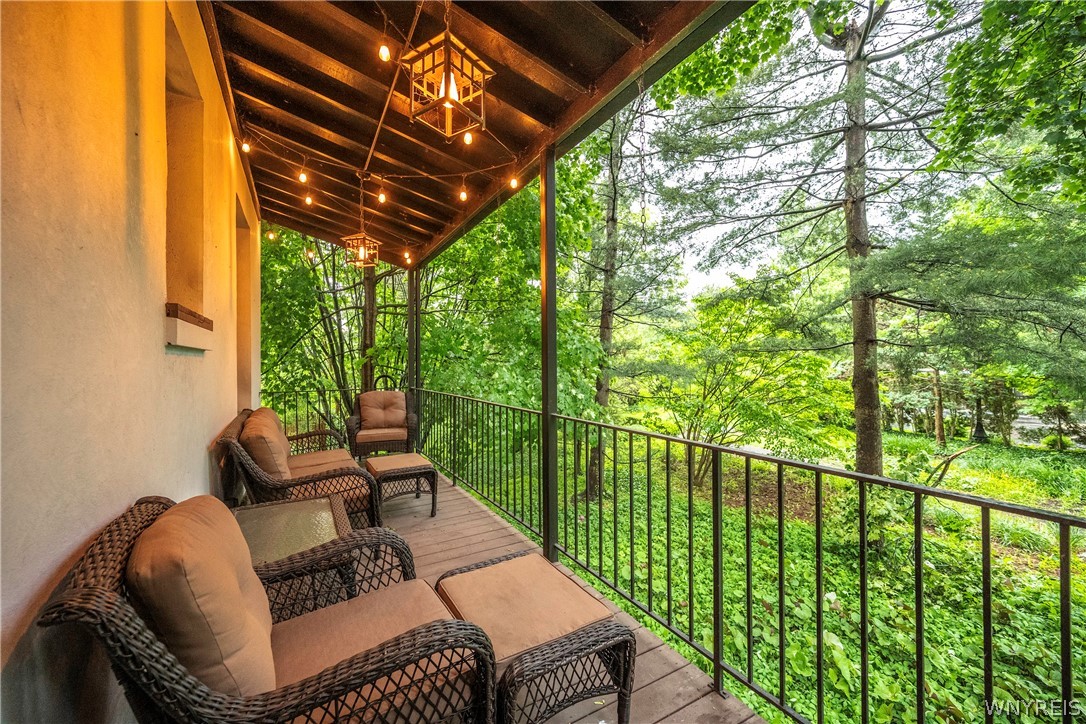 19 Mayfair Lane, Buffalo, NY 14201, Allentown