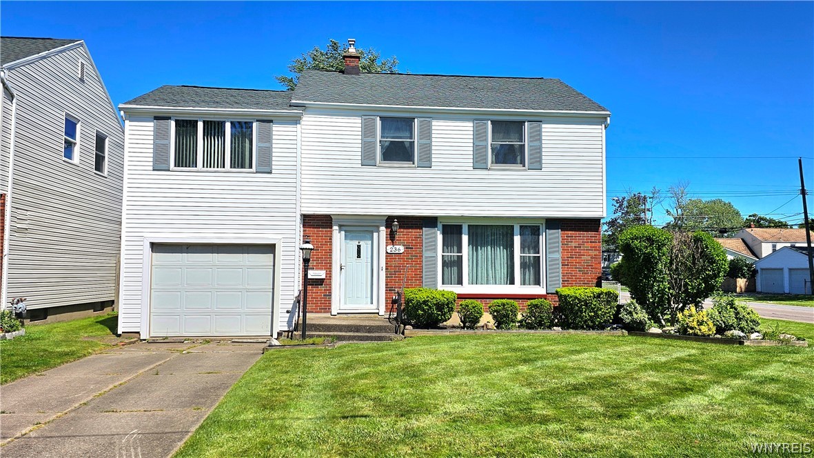 236 Woodcrest Drive, West Seneca, NY 14220