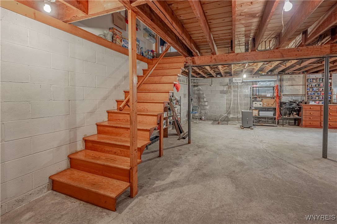 1962 Creekside Drive, Newfane, NY 14028