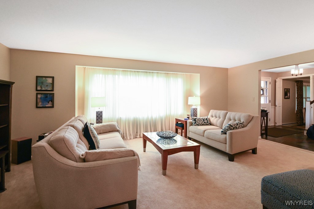 4025 Susan Drive W, Clarence, NY 14221