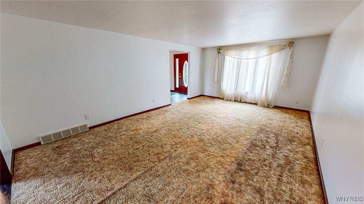 6222 Newton Road, Orchard Park, NY 14127