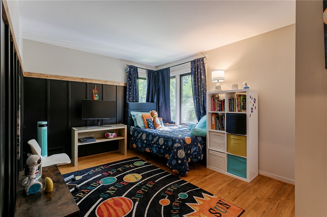 For Sale 516 Colebrook Drive, Irondequoit, NY 14617 4 Beds / 2 Full Baths 264,900