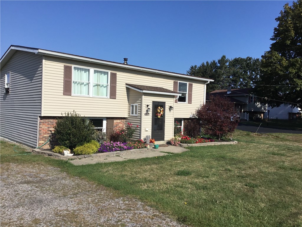 6821 E Bethany Leroy Road, LeRoy, NY 14143