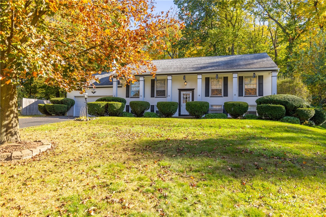 For Sale 27 Bright Oaks Circle, Chili, NY 14624 5 Beds / 2 Full
