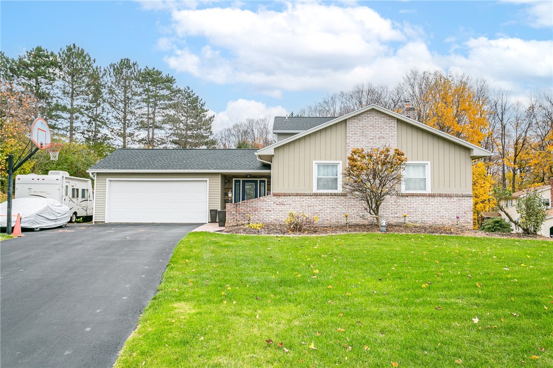 For Sale 28 Center Crossing, Perinton, NY 14450 4 Beds / 2 Full