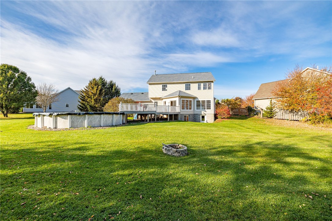 For Sale 718 Lake View Knolls, Ontario, NY 14519 4 Beds / 2 Full Baths / 1 Half Bath 299,900