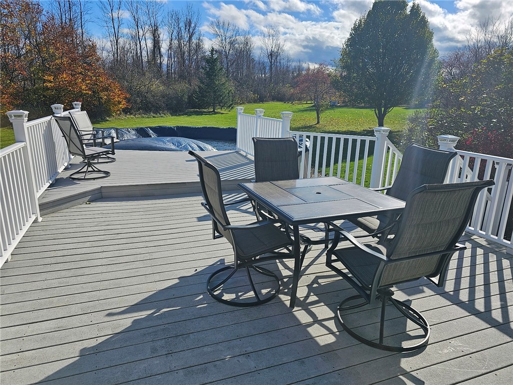 For Sale 718 Lake View Knolls, Ontario, NY 14519 4 Beds / 2 Full