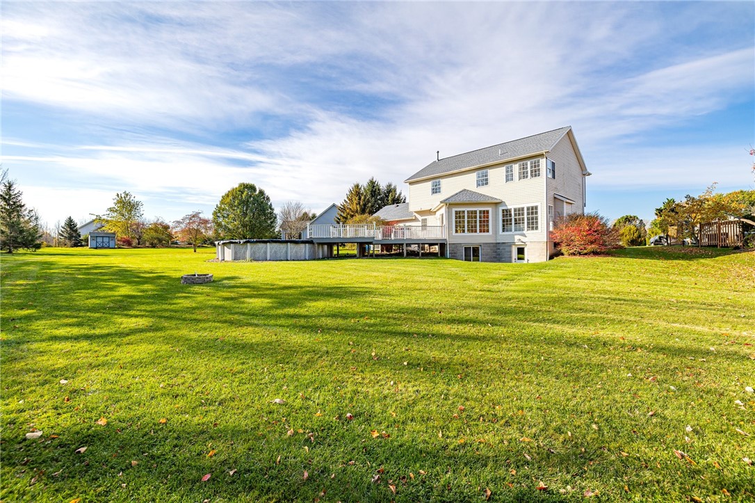 For Sale 718 Lake View Knolls, Ontario, NY 14519 4 Beds / 2 Full Baths / 1 Half Bath 299,900