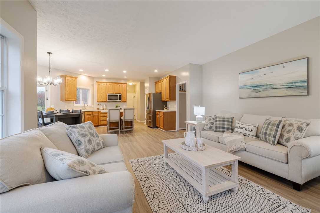 For Sale 718 Lake View Knolls, Ontario, NY 14519 4 Beds / 2 Full Baths / 1 Half Bath 299,900