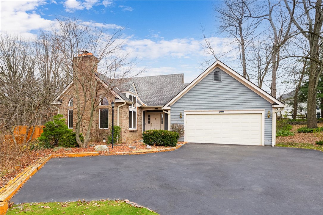 For Sale 40 Putting Green Lane, Perinton, NY 14526 3 Beds / 2 Full