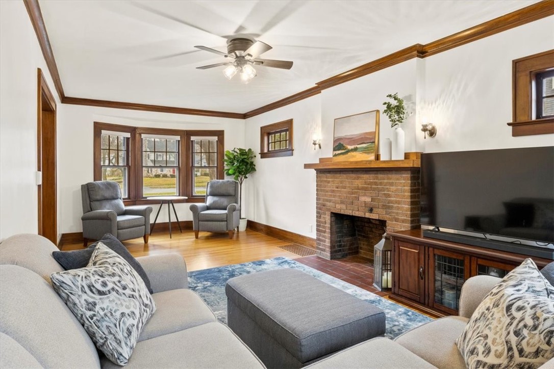 For Sale 364 Hillside Avenue, Rochester, NY 14610, Cobbs Hill 3 Beds