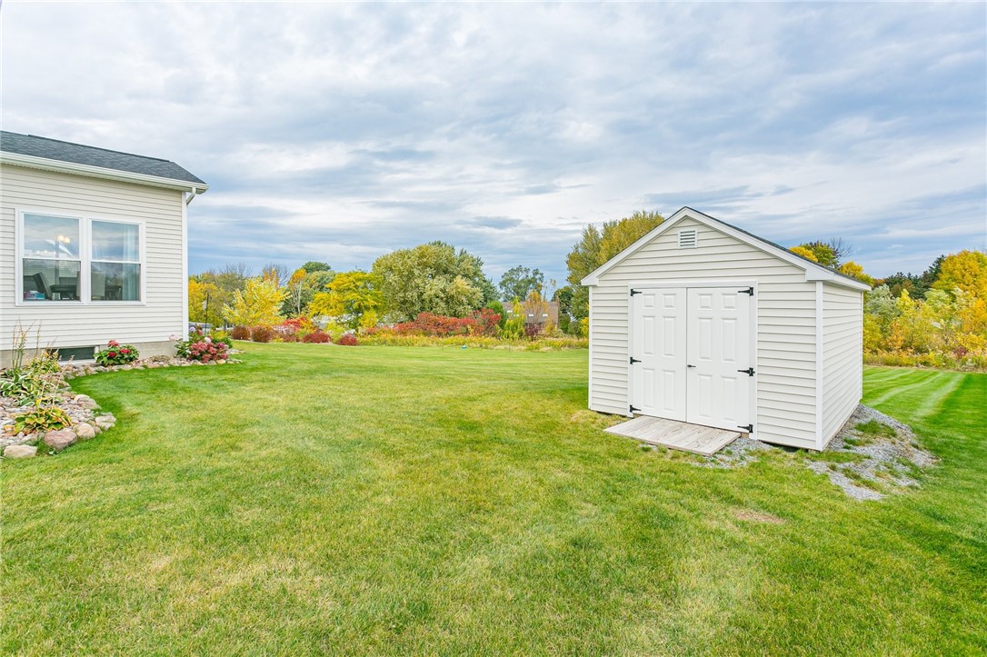 601 Autumn Breeze Lane, Ontario, NY 14519