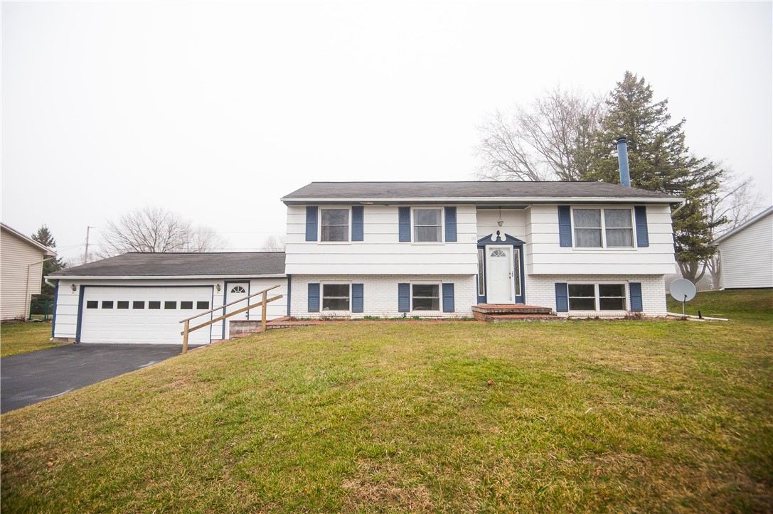 38 Kathy Dr Drive, Henrietta, NY 14534