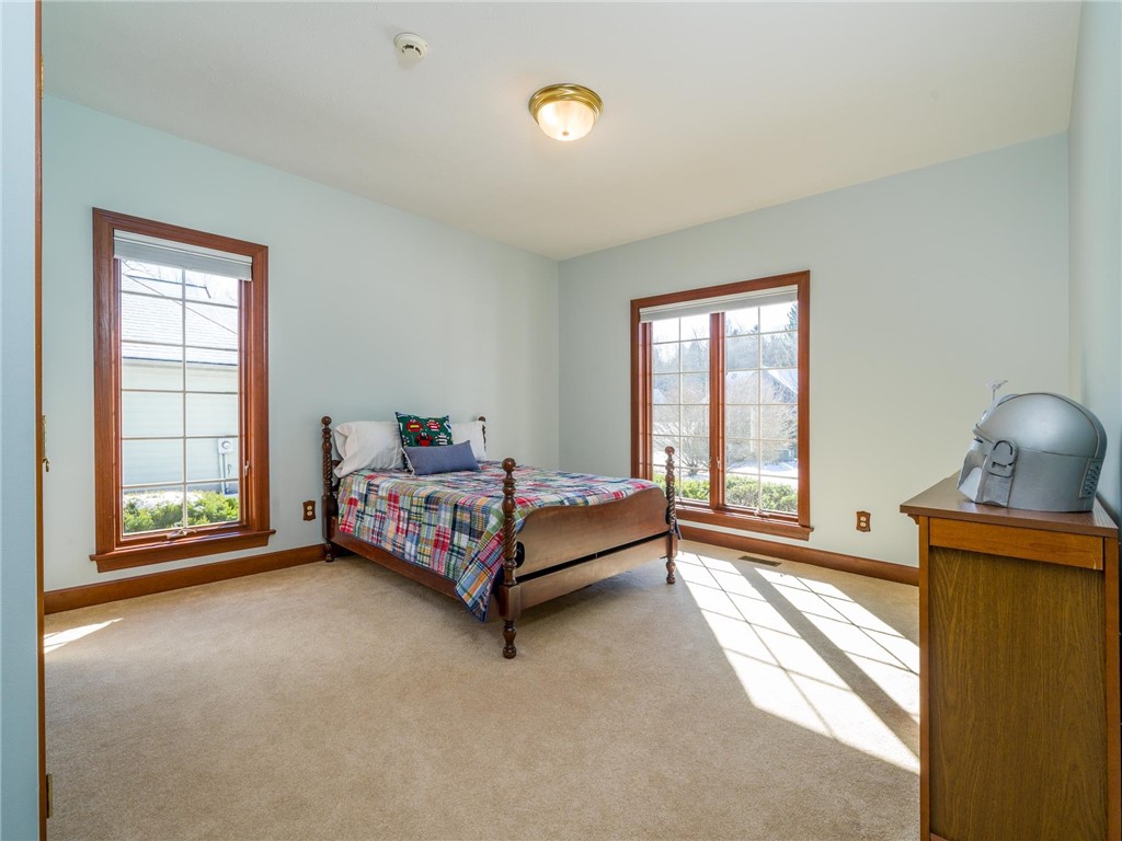 1136 Amberwood Lane, ster, NY 14580