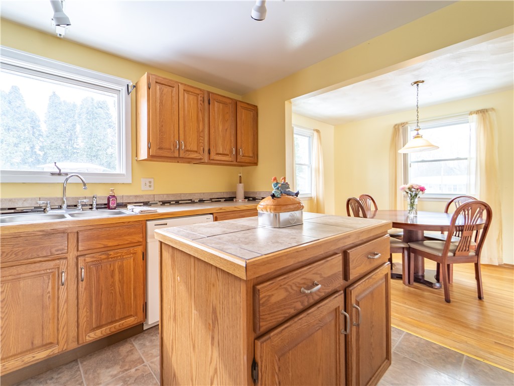 170 Black Walnut Drive, Greece, NY 14615