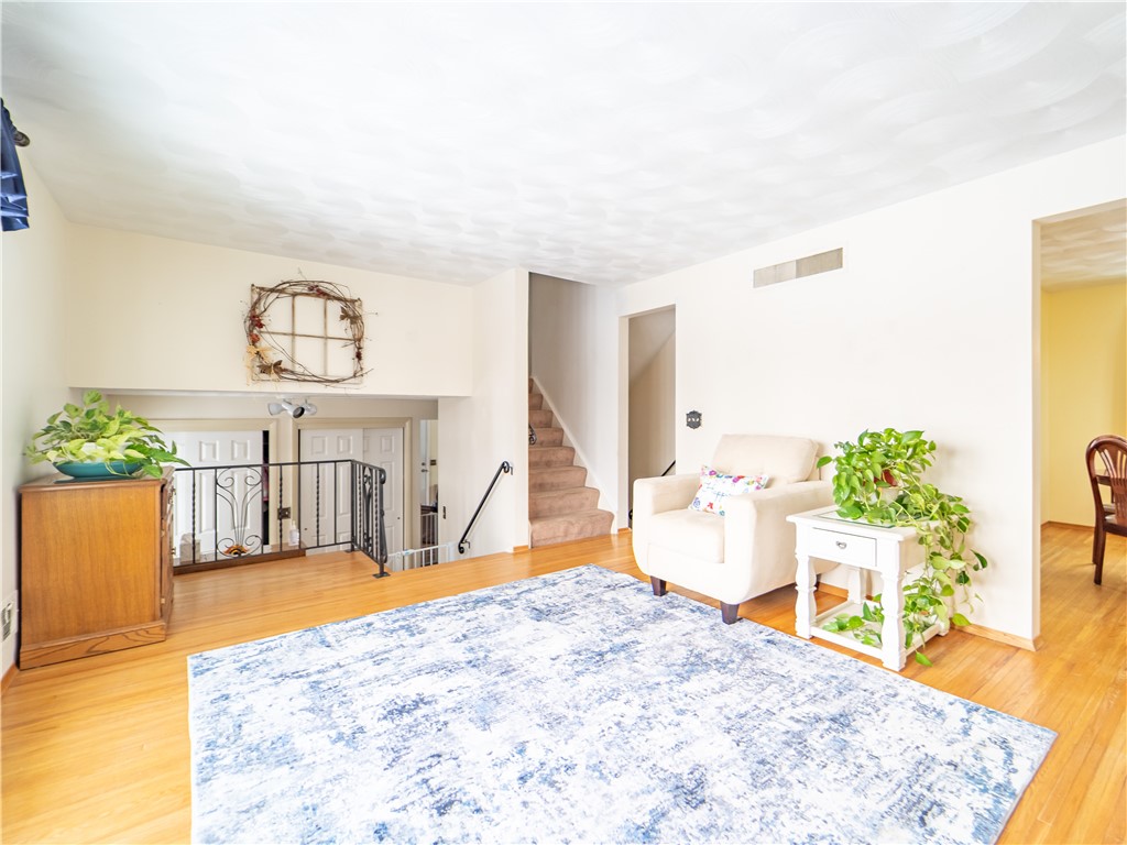 170 Black Walnut Drive, Greece, NY 14615