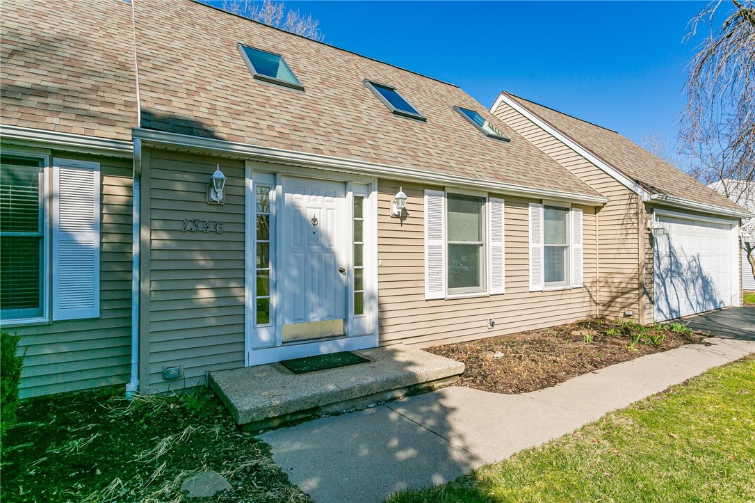 1346 Robin Hood Lane, ster, NY 14580