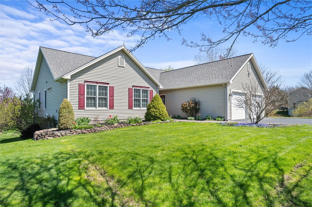 2393 Putnam Road, Ontario, NY 14519