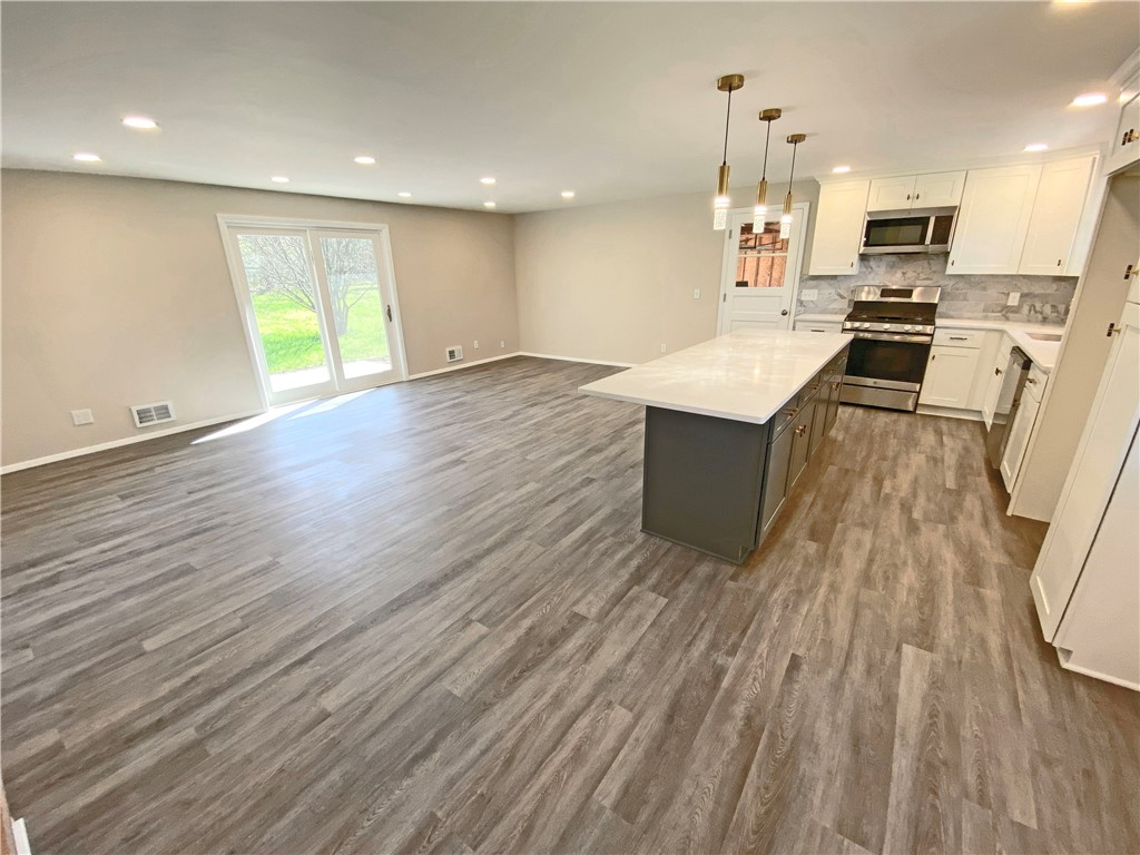 55 Thompson Road, Henrietta, NY 14623