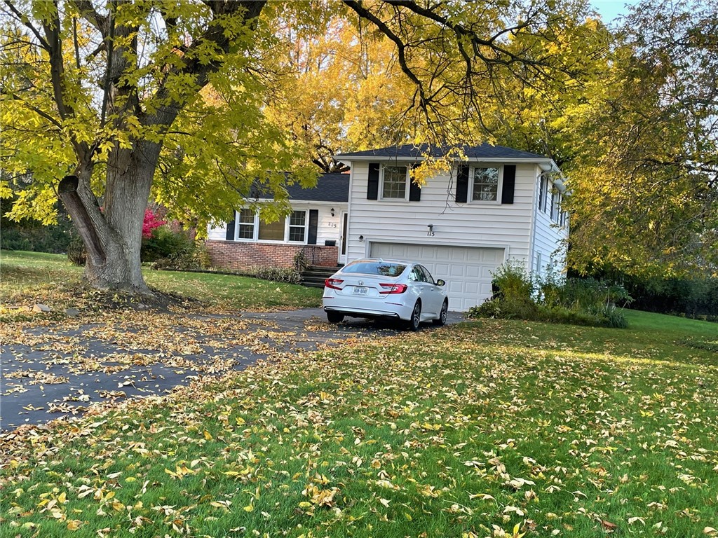 115 Dunrovin Lane, Brighton, NY 14618