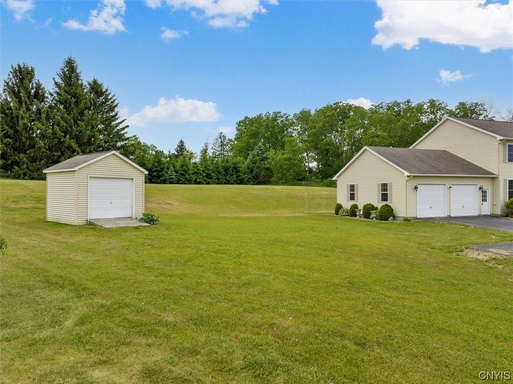 215 Wentworth Drive, Vernon, NY 13421