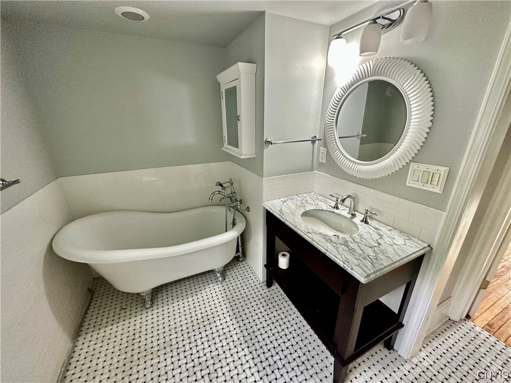 For Sale 202 Sedgwick Drive, Syracuse, NY 13203, Sedgwick 6 Beds / 3