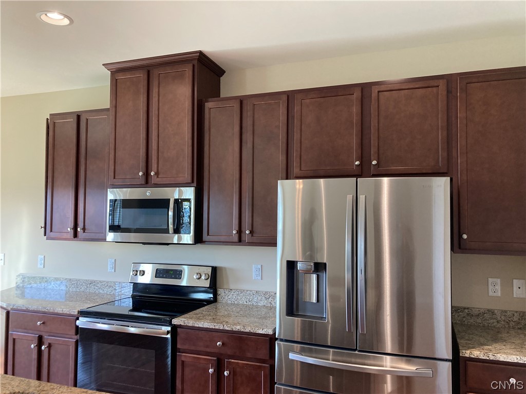 103 Turning Leaf Drive, Manlius, NY 13104