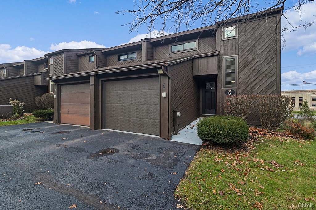 For Sale 6 Sherman Oaks Drive, New Hartford, NY 13413 2 Beds / 2